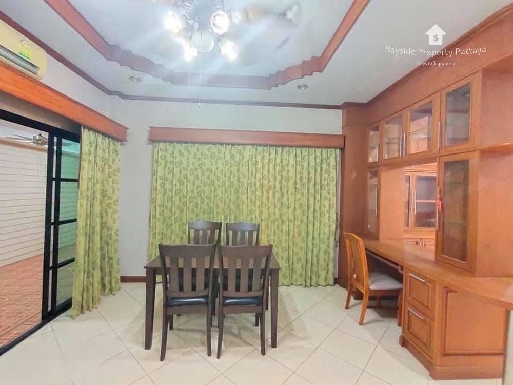 Spacious 3-Bedroom Detached House with Air Conditioning in East Pattaya 21