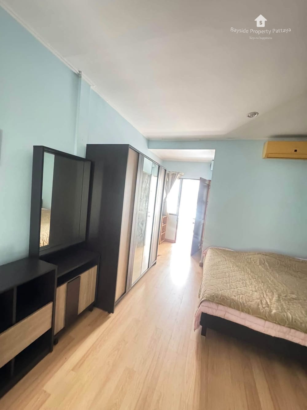 Modern Studio for Sale in Jomtien, Pattaya with City View and Air Conditioning 5
