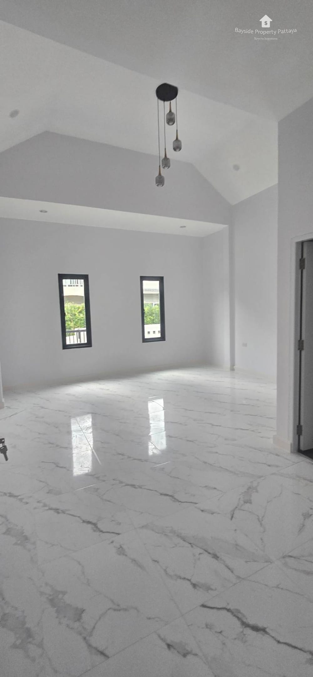 Geräumiges Einfamilienhaus in Ost-Pattaya: 3 Schlafzimmer, Stellplatz 13