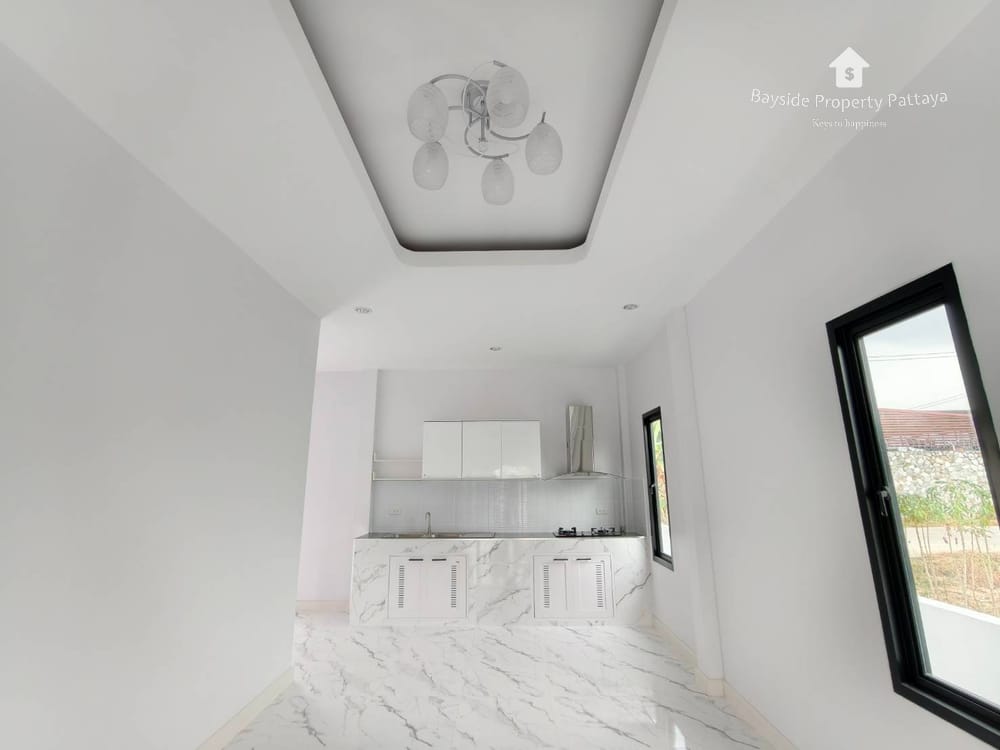 Geräumiges Einfamilienhaus in Ost-Pattaya: 3 Schlafzimmer, Stellplatz 18