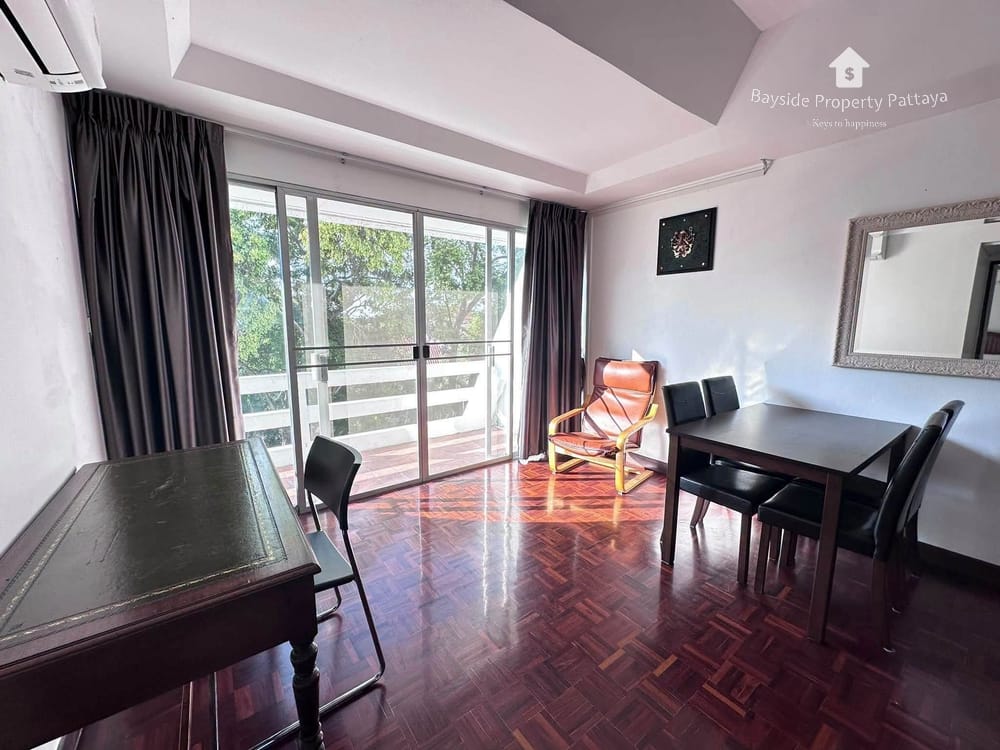 Beachfront 2-Bedroom Condo for Sale at Bangsarey Condominium, Pattaya 3