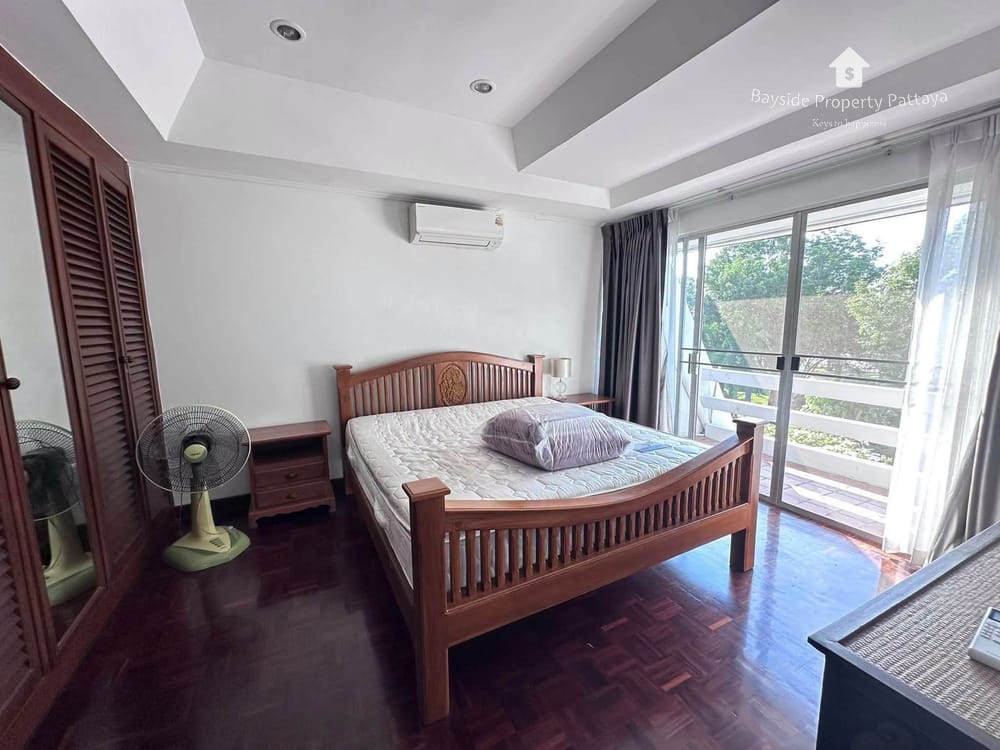 Beachfront 2-Bedroom Condo for Sale at Bangsarey Condominium, Pattaya 6