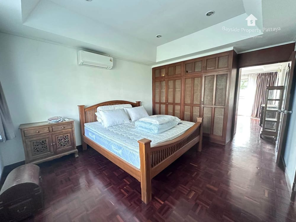 Beachfront 2-Bedroom Condo for Sale at Bangsarey Condominium, Pattaya 7