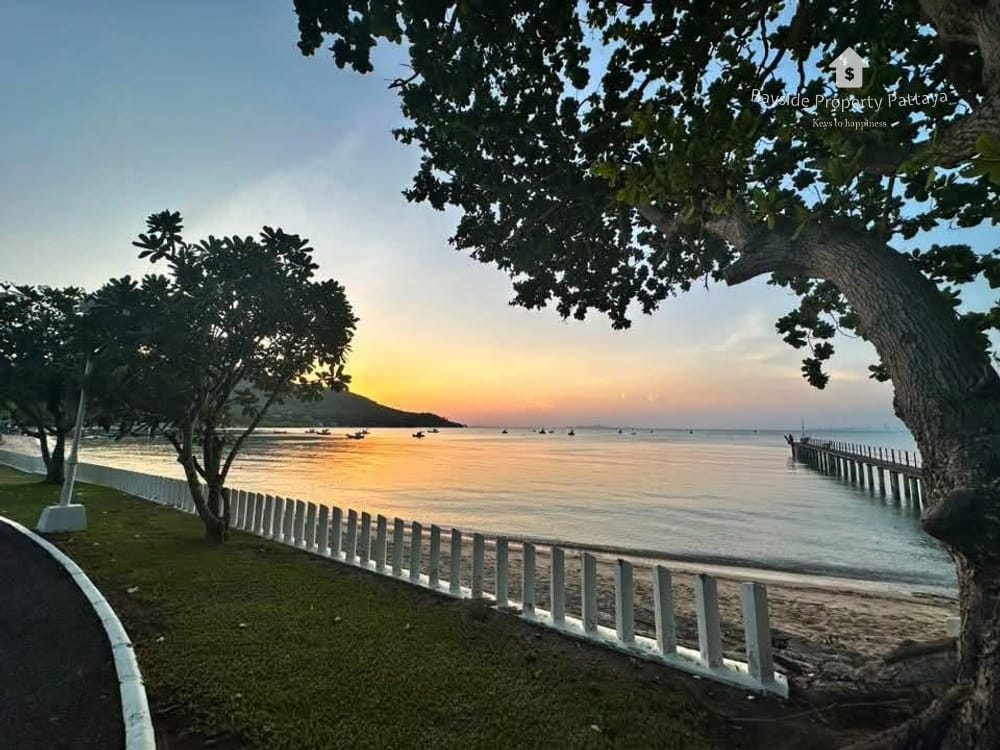 Beachfront 2-Bedroom Condo for Sale at Bangsarey Condominium, Pattaya 19