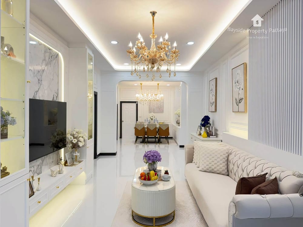 Spacious 3-Bedroom Pool Villa For Sale in East Pattaya - Pet Friendly with Air Conditioning 11
