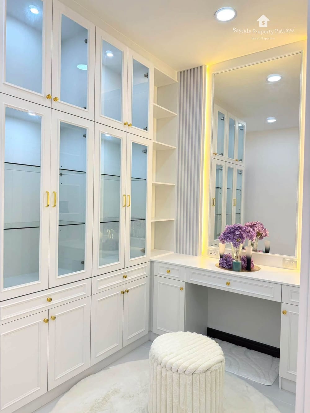 Spacious 3-Bedroom Pool Villa For Sale in East Pattaya - Pet Friendly with Air Conditioning 12