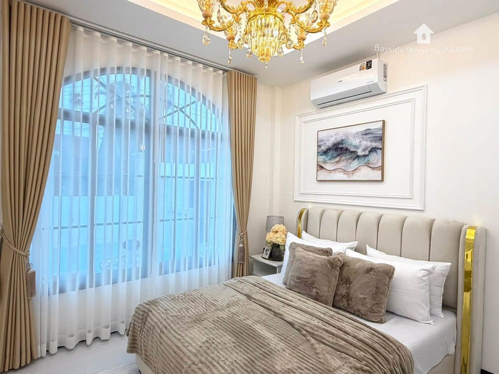 Spacious 3-Bedroom Pool Villa For Sale in East Pattaya - Pet Friendly with Air Conditioning 18
