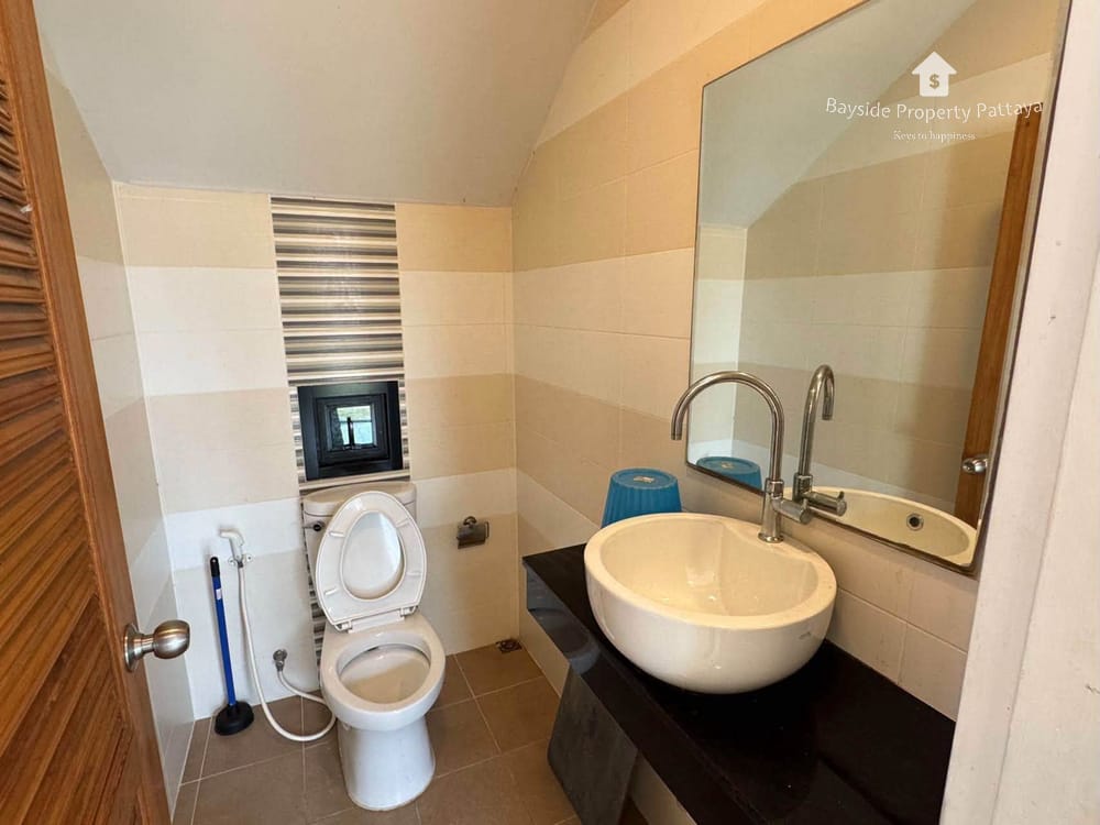 Villa Asiatic: Exklusive 4-Schlafzimmer-Villa mit 24/7 Sicherheit in Pattaya zu verkaufen 17