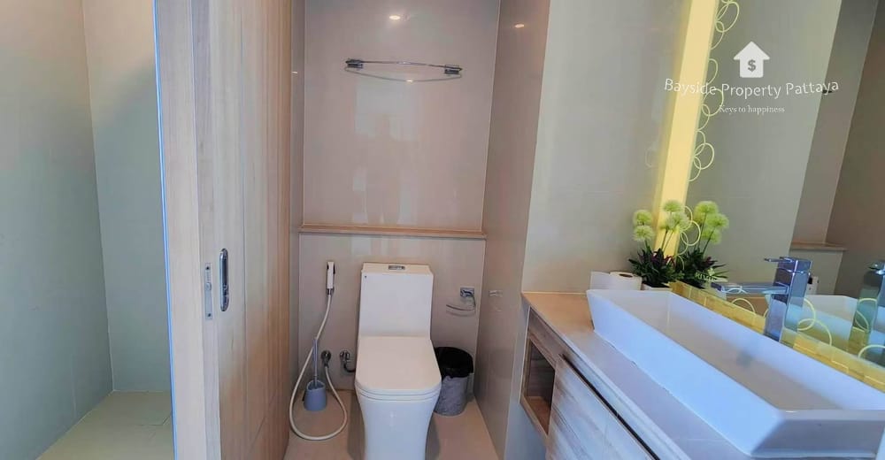Sea View 1 Bedroom Condo for Sale at The Riviera Jomtien, Pattaya - 24/7 Security 15