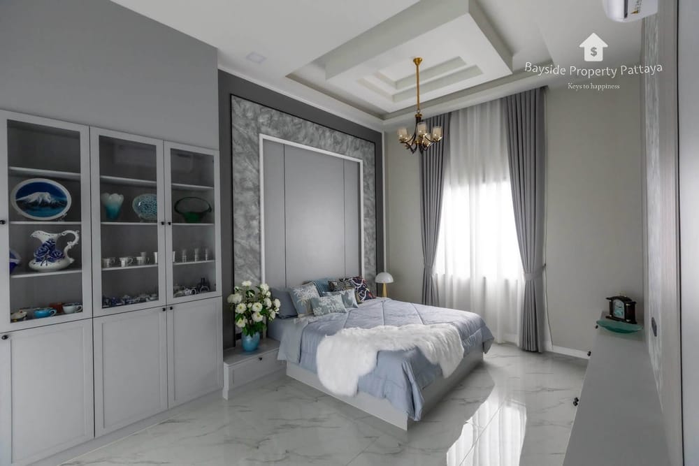 Spacious 4-Bedroom Pool Villa for Sale in East Pattaya with City Views 12