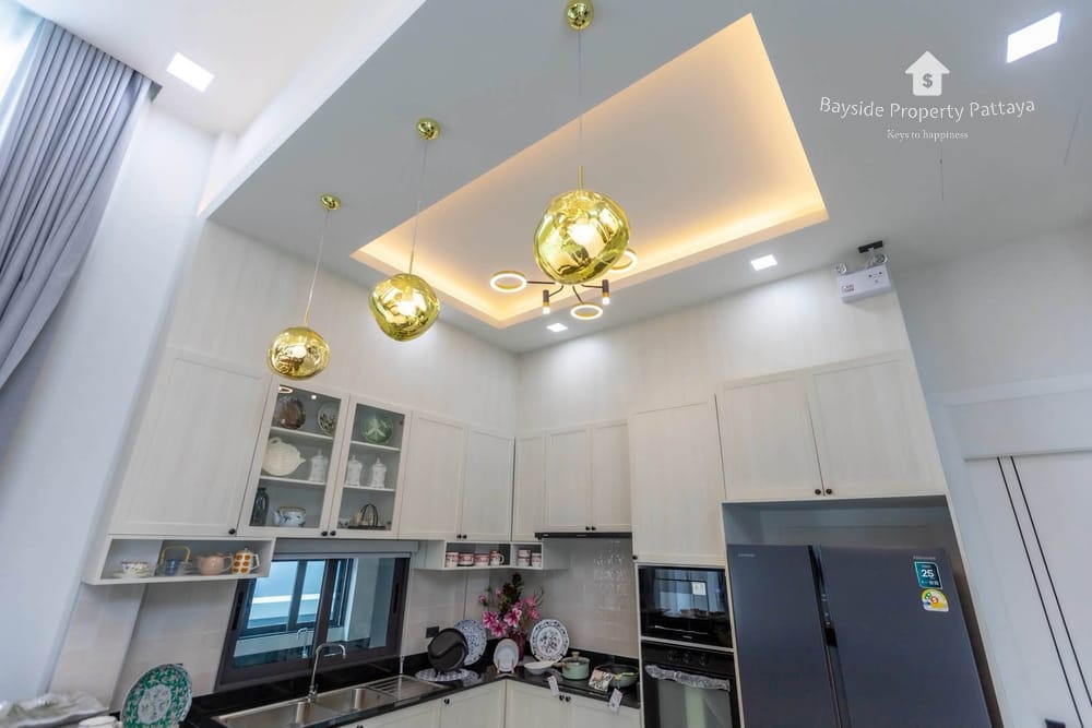 Spacious 4-Bedroom Pool Villa for Sale in East Pattaya with City Views 16