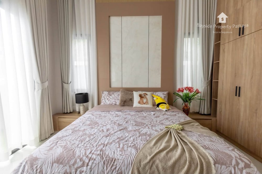 Spacious 4-Bedroom Pool Villa for Sale in East Pattaya with City Views 23
