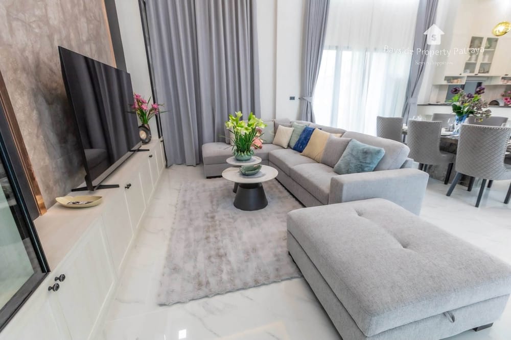 Spacious 4-Bedroom Pool Villa for Sale in East Pattaya with City Views 24