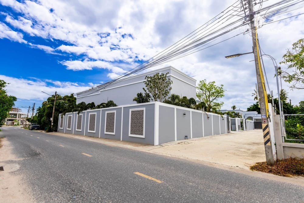 Spacious 4-Bedroom Pool Villa for Sale in East Pattaya with City Views 7