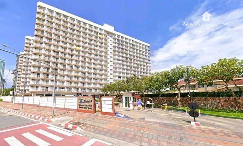 Beachfront 1-Bedroom Condo for Sale and Rent at Jomtien Beach Condominium, Pattaya 2