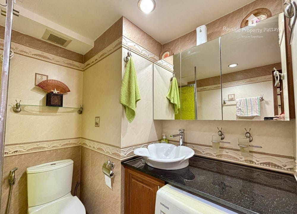 Beachfront 1-Bedroom Condo for Sale and Rent at Jomtien Beach Condominium, Pattaya 16