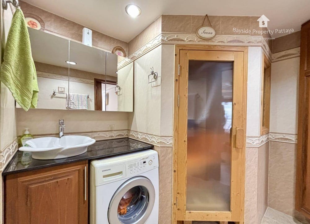 Beachfront 1-Bedroom Condo for Sale and Rent at Jomtien Beach Condominium, Pattaya 15