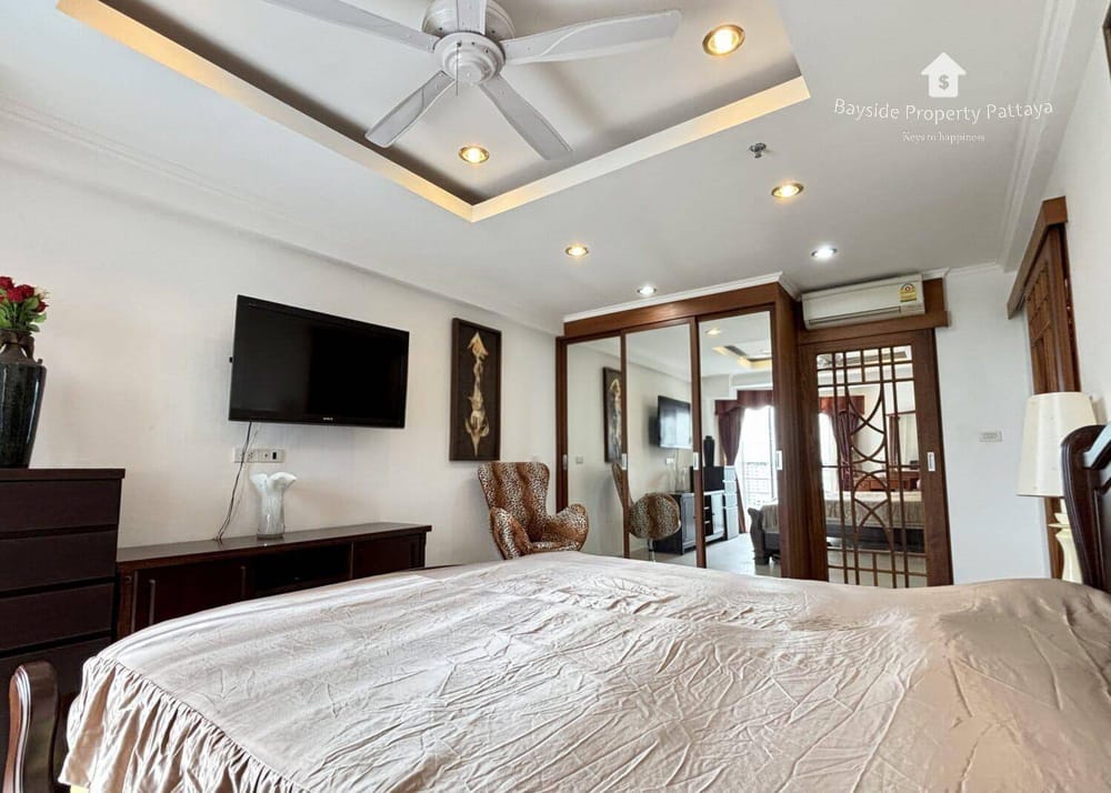 Beachfront 1-Bedroom Condo for Sale and Rent at Jomtien Beach Condominium, Pattaya 10