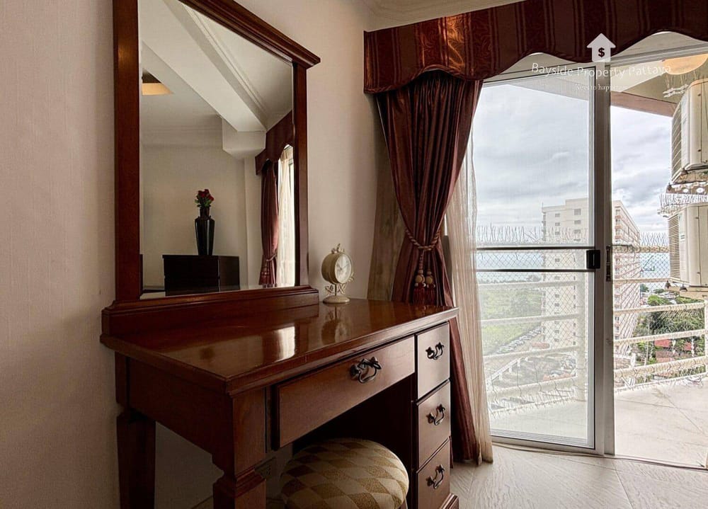 Beachfront 1-Bedroom Condo for Sale and Rent at Jomtien Beach Condominium, Pattaya 11