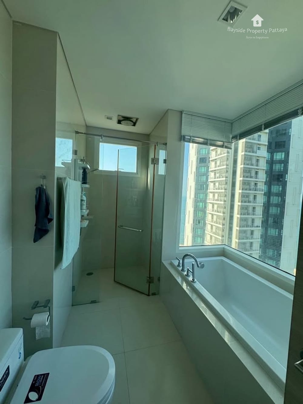 Eigentumswohnung im Reflection Jomtien Beach Pattaya: 3 Zimmer mit 24/7 Sicherheit 16