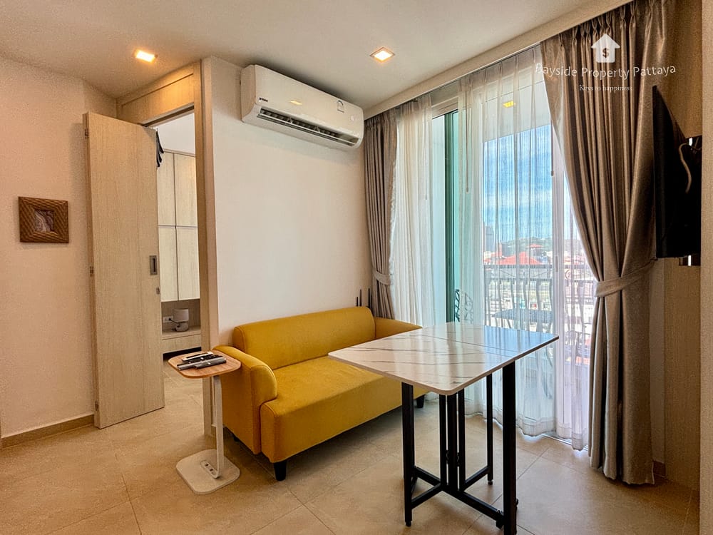 2-Bedroom Condo with City View at City Garden Olympus, Pattaya City 5