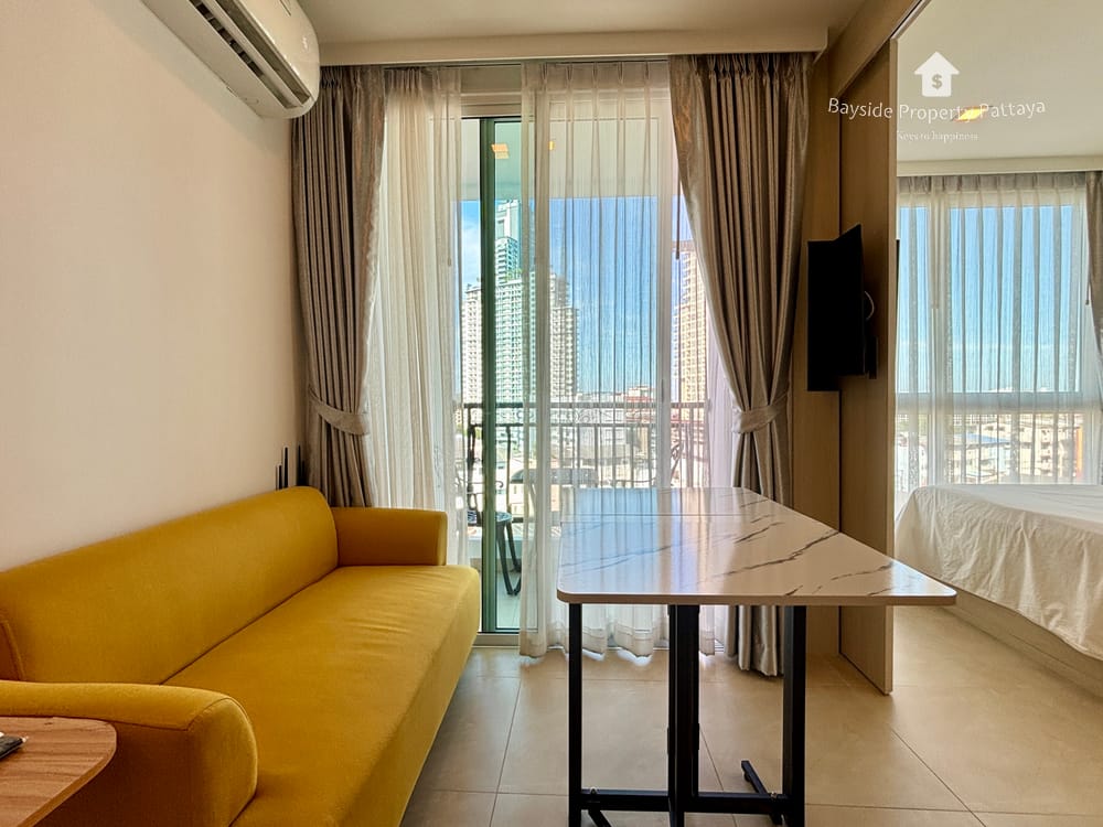 2-Bedroom Condo with City View at City Garden Olympus, Pattaya City 8