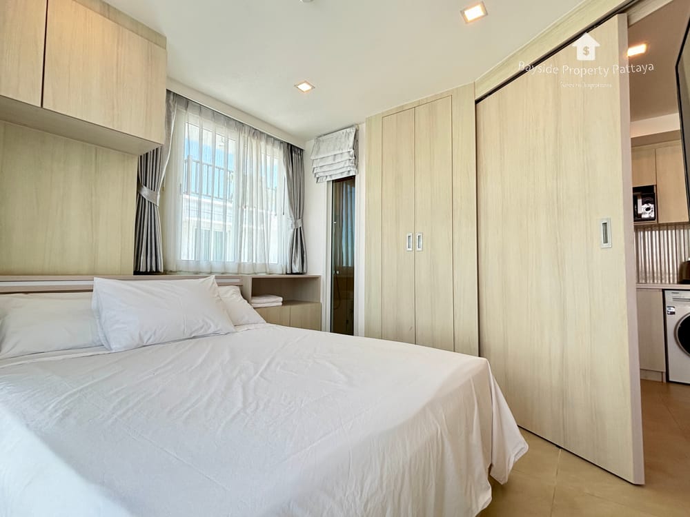 2-Bedroom Condo with City View at City Garden Olympus, Pattaya City 16