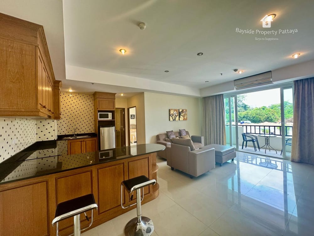 1-Bedroom Condo for Sale in Leela Paradise, East Pattaya - City View and Air Conditioning 2
