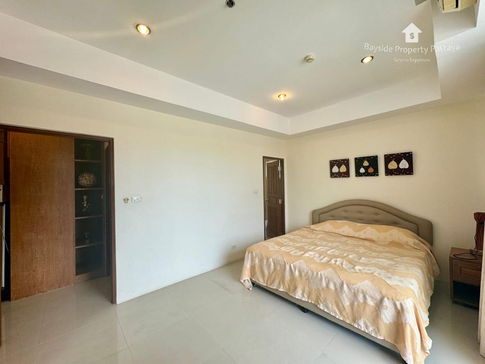 1-Bedroom Condo for Sale in Leela Paradise, East Pattaya - City View and Air Conditioning 3