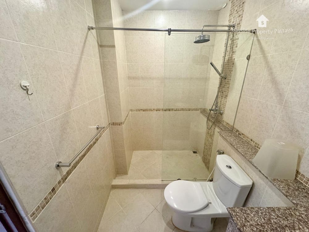 1-Bedroom Condo for Sale in Leela Paradise, East Pattaya - City View and Air Conditioning 8