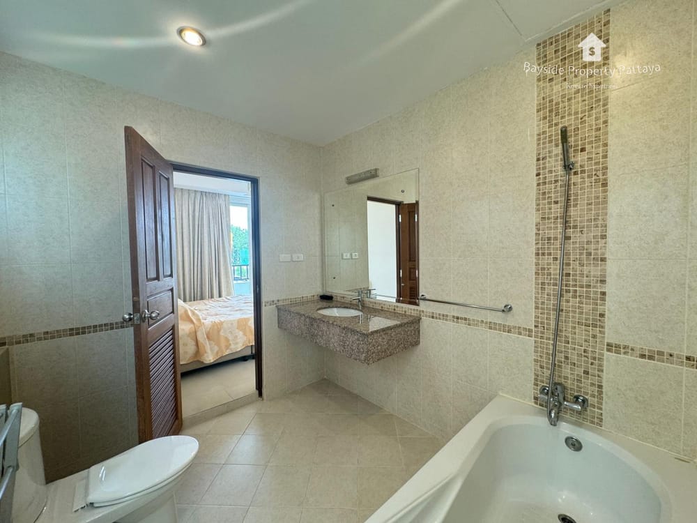 1-Bedroom Condo for Sale in Leela Paradise, East Pattaya - City View and Air Conditioning 9
