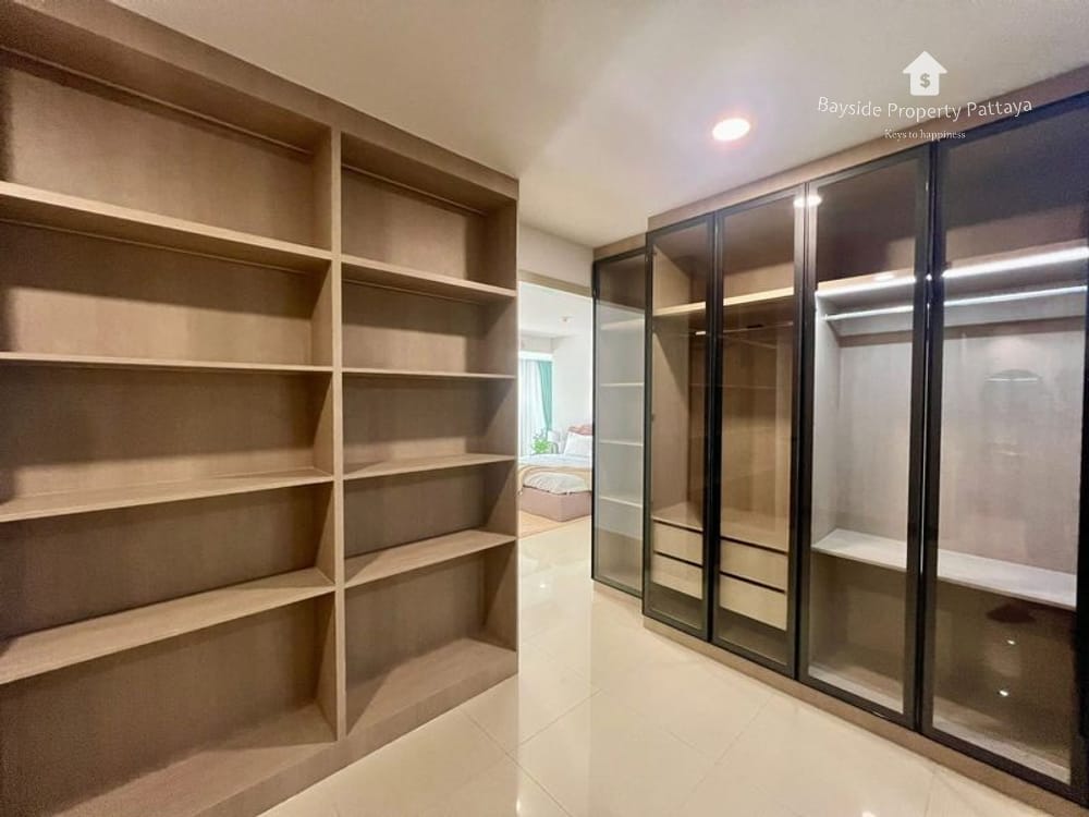Luxury 4-Bedroom Condo for Sale in Jomtien, Pattaya with Air Conditioning 16