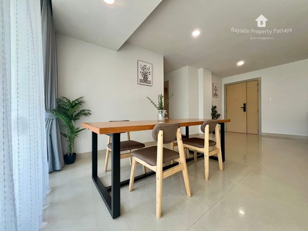 Luxury 4-Bedroom Condo for Sale in Jomtien, Pattaya with Air Conditioning 8