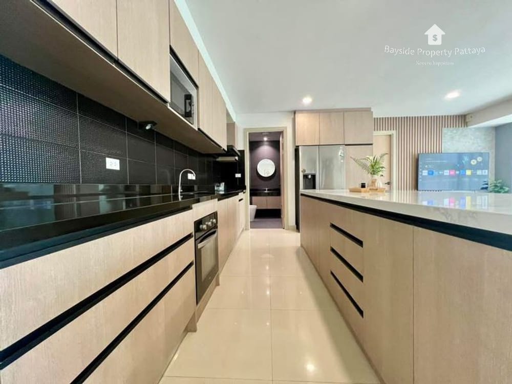 Luxury 4-Bedroom Condo for Sale in Jomtien, Pattaya with Air Conditioning 17