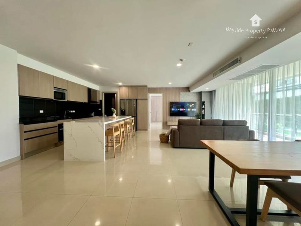 Luxury 4-Bedroom Condo for Sale in Jomtien, Pattaya with Air Conditioning 6