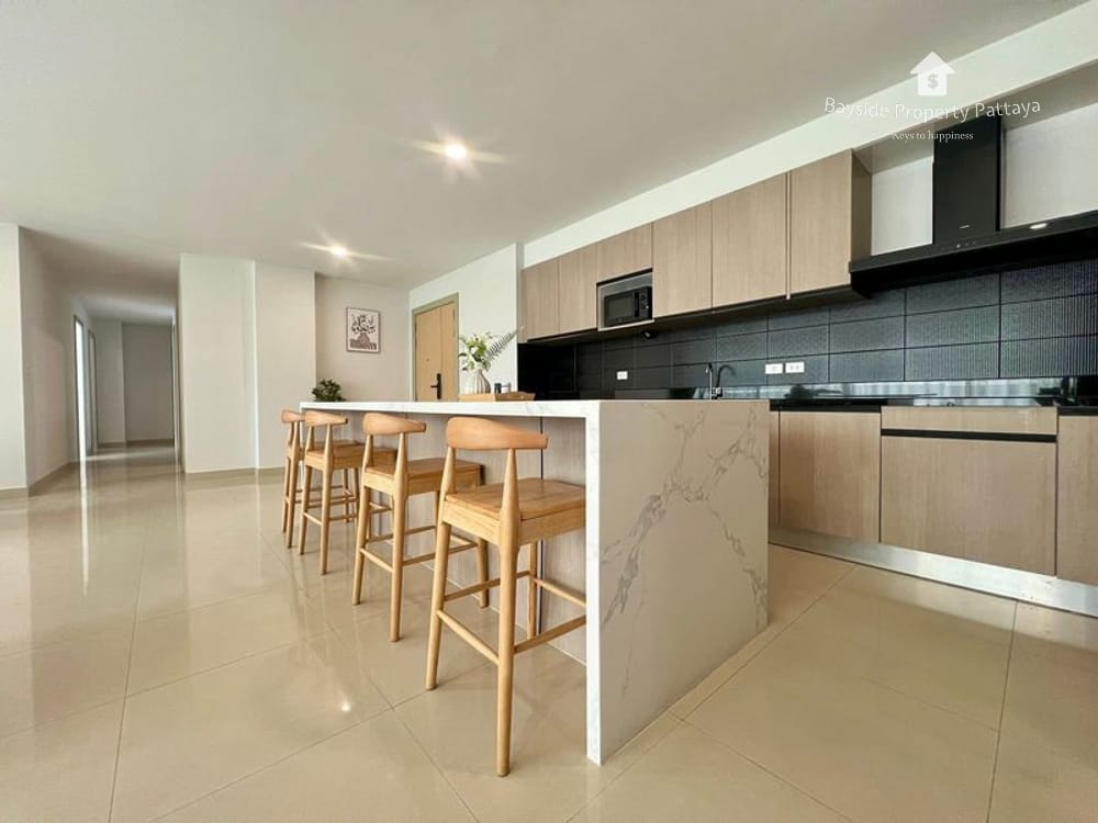 Luxury 4-Bedroom Condo for Sale in Jomtien, Pattaya with Air Conditioning 7