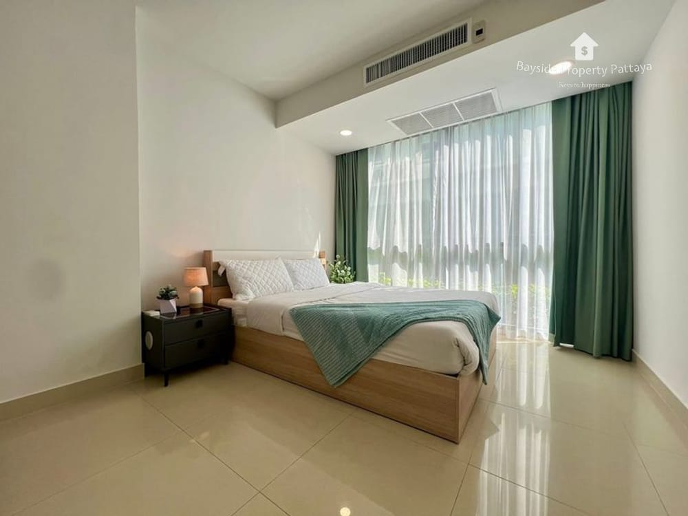 Luxury 4-Bedroom Condo for Sale in Jomtien, Pattaya with Air Conditioning 14