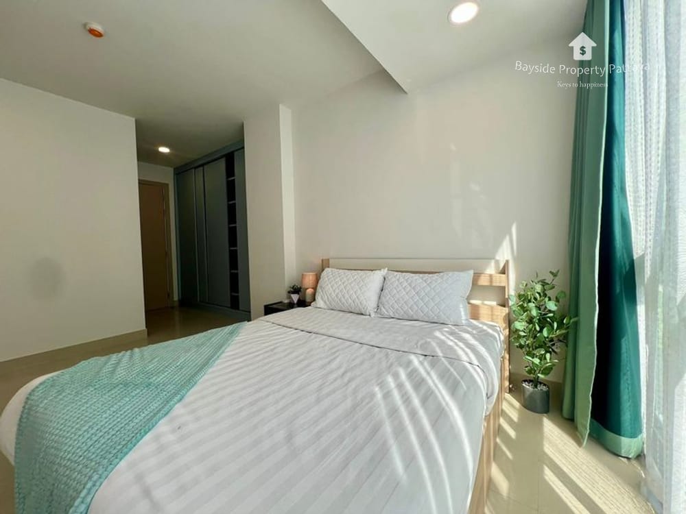 Luxury 4-Bedroom Condo for Sale in Jomtien, Pattaya with Air Conditioning 15