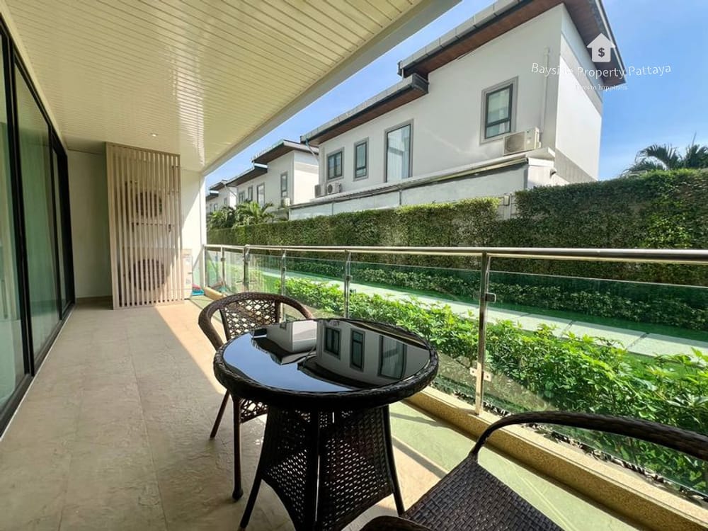 Luxury 4-Bedroom Condo for Sale in Jomtien, Pattaya with Air Conditioning 4
