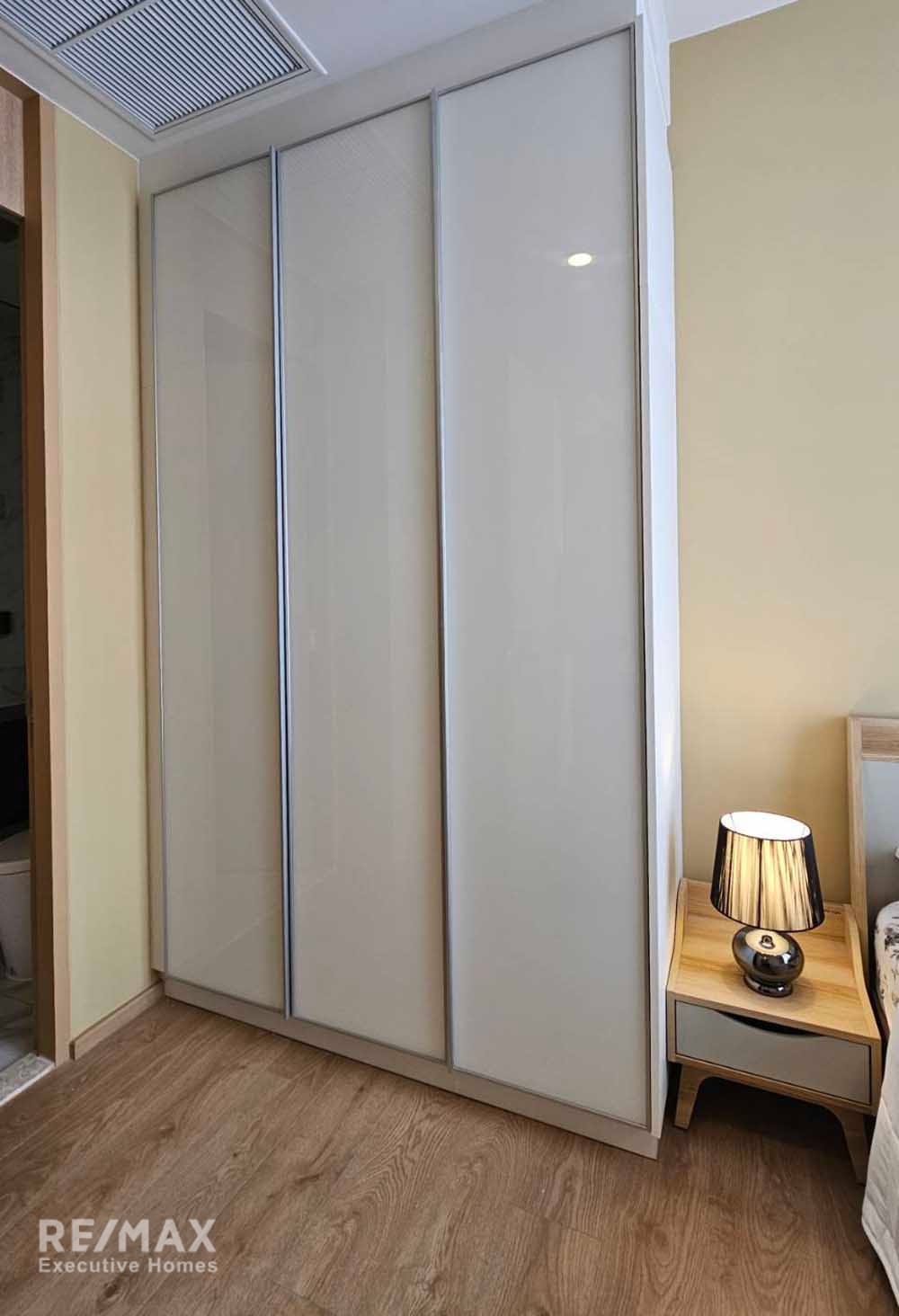 1-Schlafzimmer-Wohnung zur Miete in Noble BE19 nahe MRT Sukhumvit 18