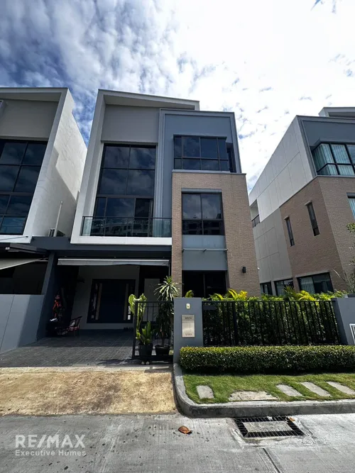 for-sale-139-million-baht-or-200-sq-m-35-floors-built-in-furniture-worth-28-million-baht-or-estara-haven-phatthanakan-20-exh-28