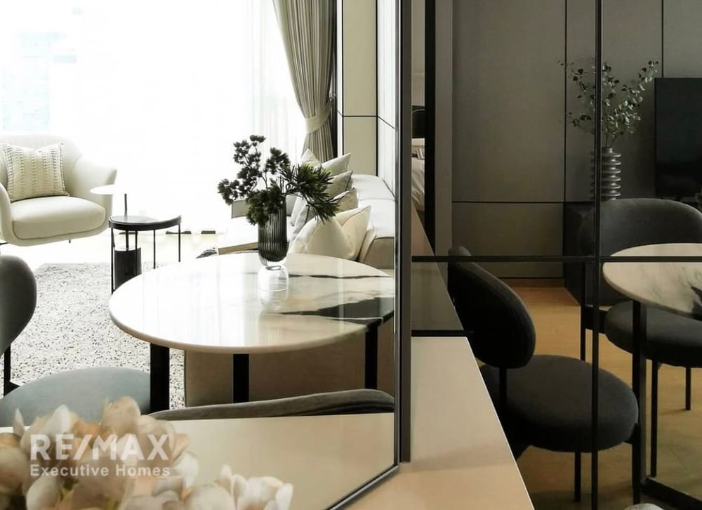 FOR RENT: A Beautifully Decorated 1-Bedroom Unit at 28 Chidlom 14