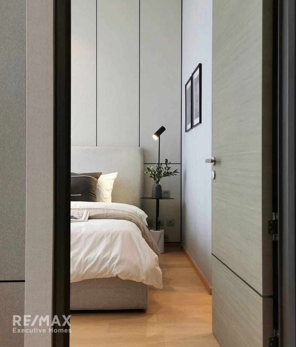 FOR RENT: A Beautifully Decorated 1-Bedroom Unit at 28 Chidlom 18