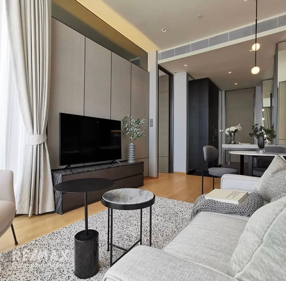 FOR RENT: A Beautifully Decorated 1-Bedroom Unit at 28 Chidlom 24