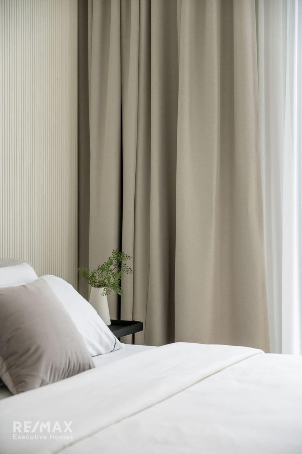 FOR RENT: A Beautifully Decorated 2-Bedroom Unit at 28 Chidlom 25
