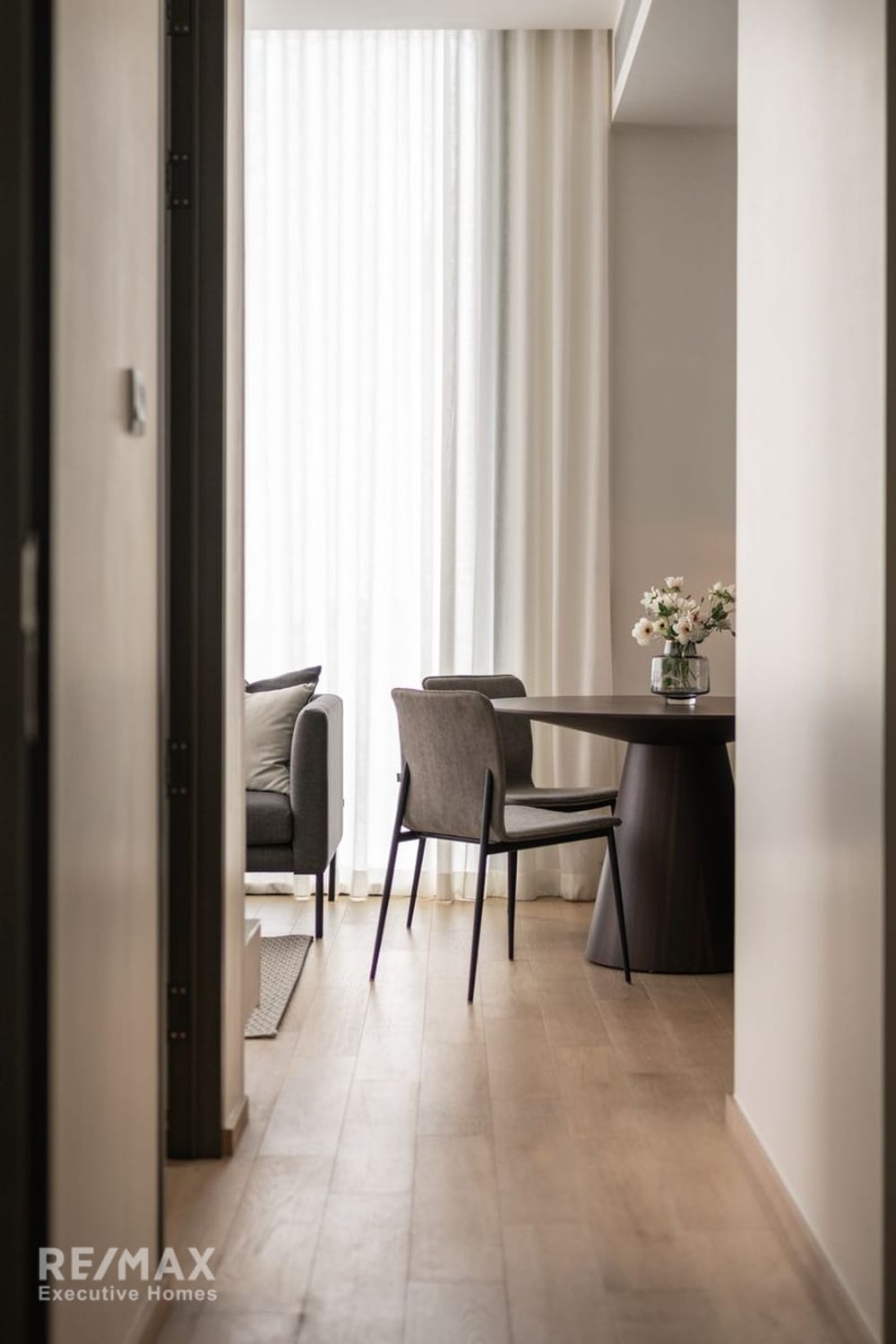 FOR RENT: A Beautifully Decorated 2-Bedroom Unit at 28 Chidlom 29