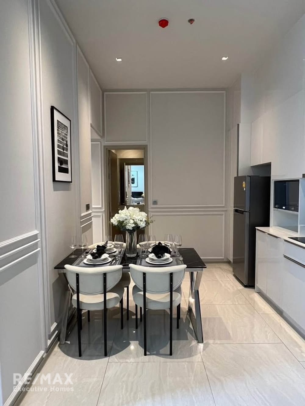 FOR RENT - Beautifully fully furnished 2-bedroom condo at Ashton Silom 4