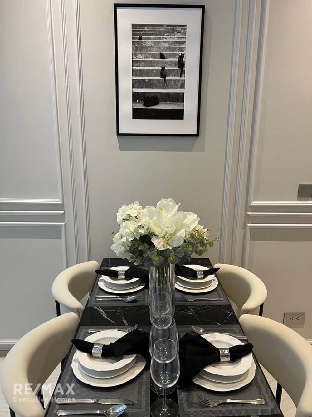 FOR RENT - Beautifully fully furnished 2-bedroom condo at Ashton Silom 5