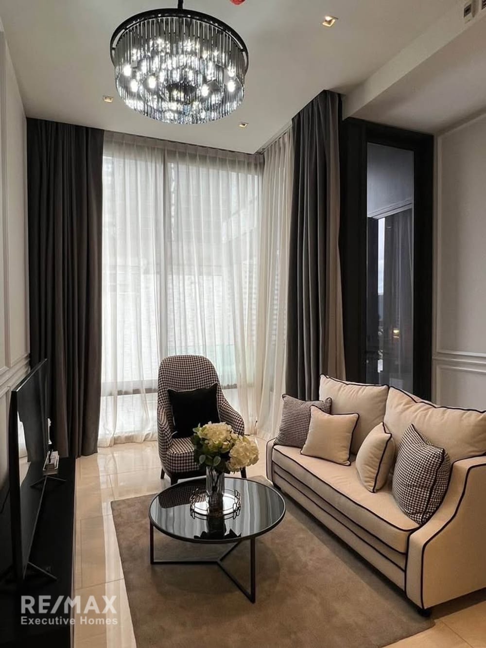 FOR RENT - Beautifully fully furnished 2-bedroom condo at Ashton Silom 7