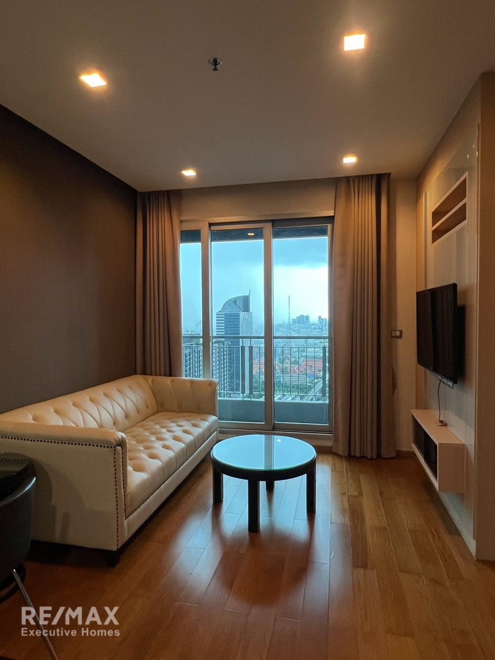 1-Zimmer-Eigentumswohnung zum Verkauf und zur Miete in The Address Asoke nahe MRT Phetchaburi 4